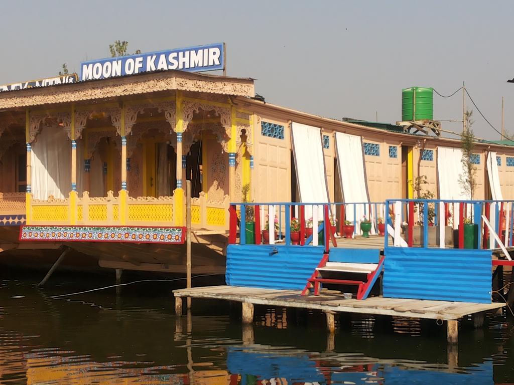 Houseboat Moon Of Kashmir Srīnagar Exterior foto