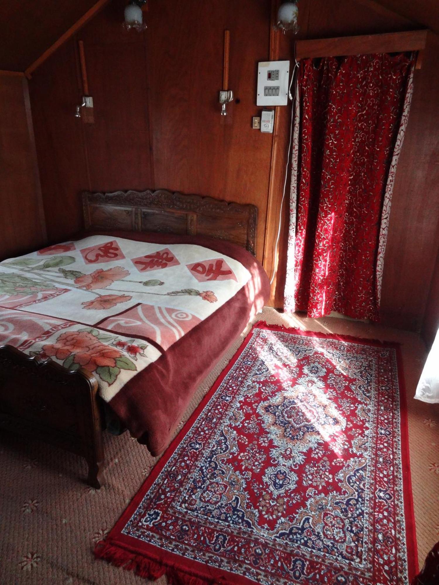 Houseboat Moon Of Kashmir Srīnagar Quarto foto