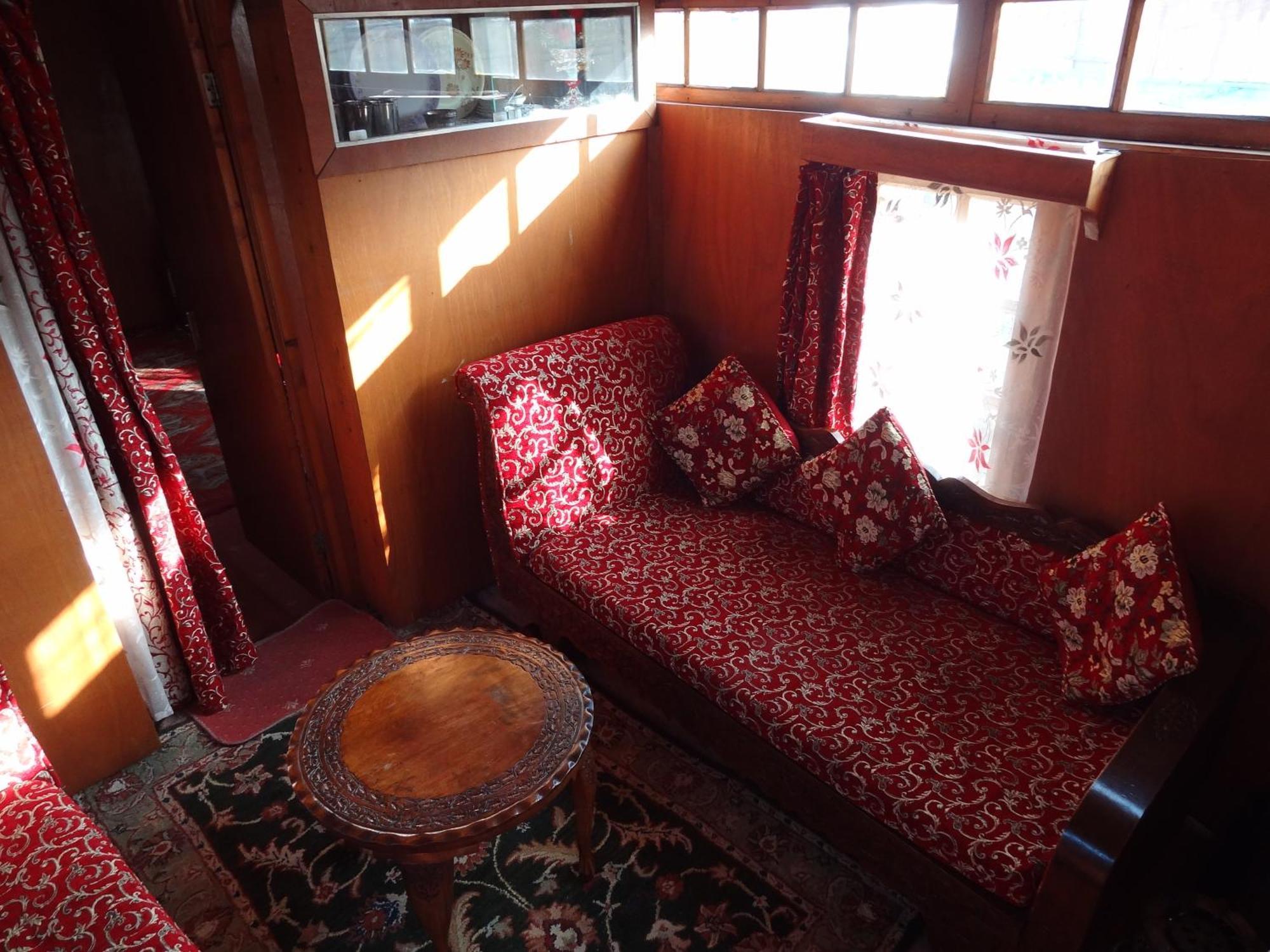 Houseboat Moon Of Kashmir Srīnagar Quarto foto