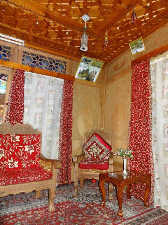 Houseboat Moon Of Kashmir Srīnagar Quarto foto